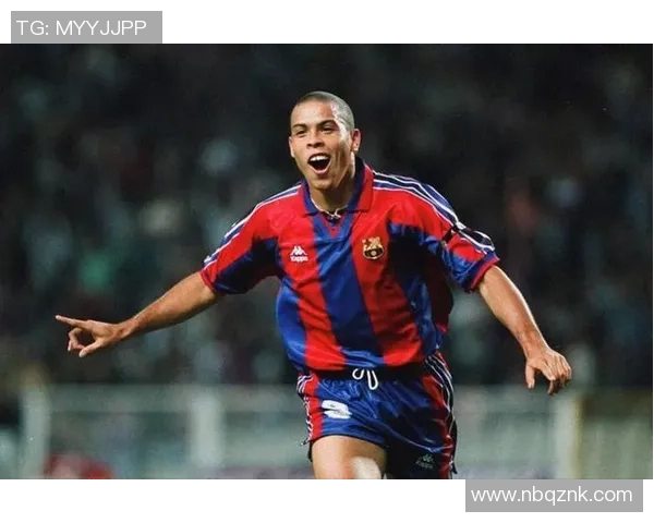 足球历史十大传奇球星完整榜单及其影响力解析