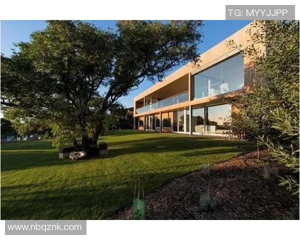 海滨别墅：足球星期一之家