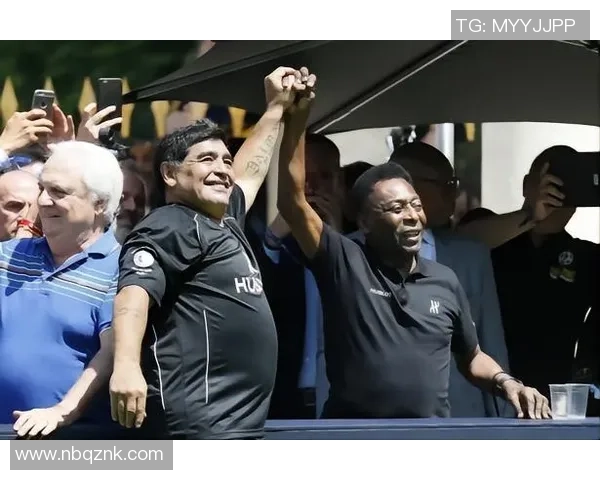 从绿茵传奇到永恒偶像足球王者贝利的一生与辉煌 从绿茵传奇到永恒偶像足球王者贝利的一生与辉煌